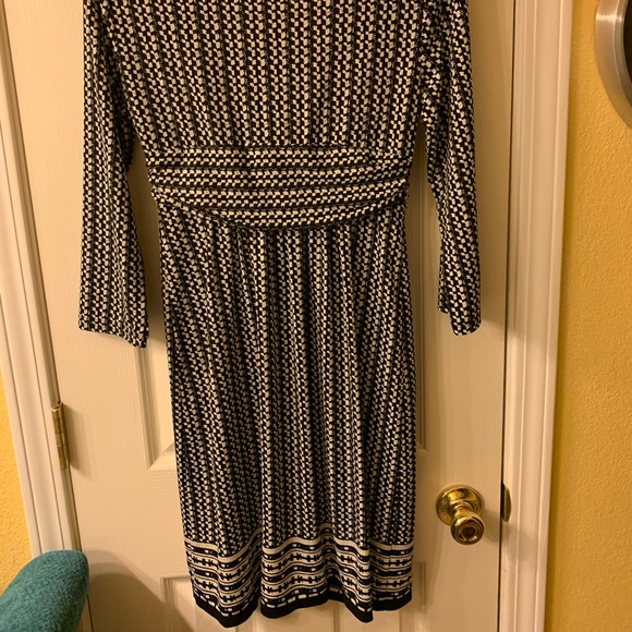 Empire Waist Pattern Dress - Picture 4 of 5